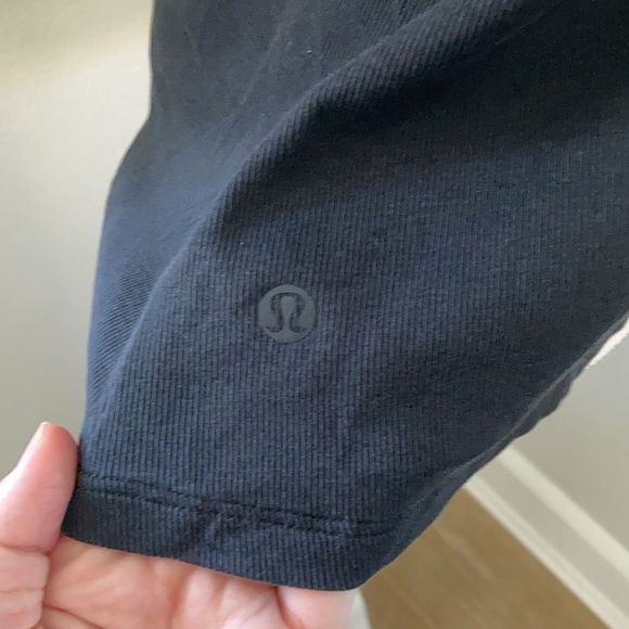 Lululemon Black Back Bend Tank Size Small - Picture 6 of 11